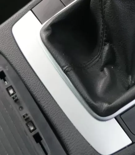 Passat 3C B7 Mittelkonsole Verkleidung Radio Klappe Abdeckung Dekor titansilber (200880)