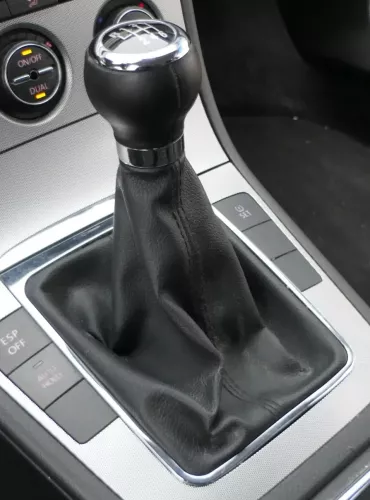 VW Passat 3C 6-Gang Schaltknauf Schaltsack Schaltung Schaltknüppel original (201108)