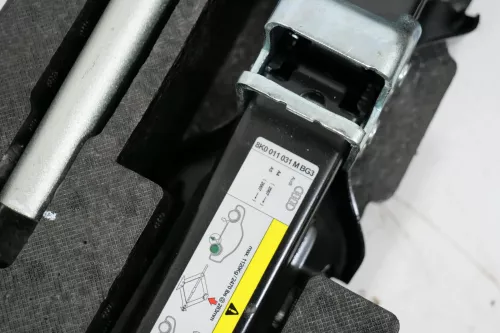 Audi A5 8T Bordwerkzeug Pannenset Wagenheber Styropor 8T0012109A ORIGINAL NEU (201112)