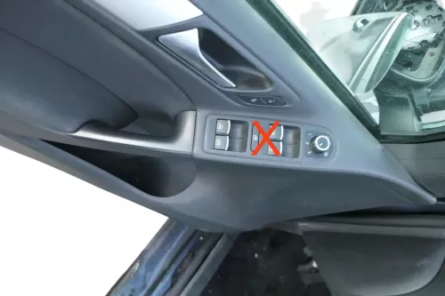 1x VW Golf 6 5K Türverkleidung Verkleidung Tür vorne links 4/5-Türer schwarz (201168)