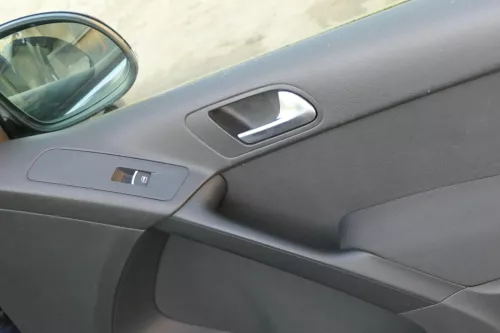 VW Tiguan 5N 1x Türverkleidung Verkleidung Tür vorne rechts schwarz (201262)
