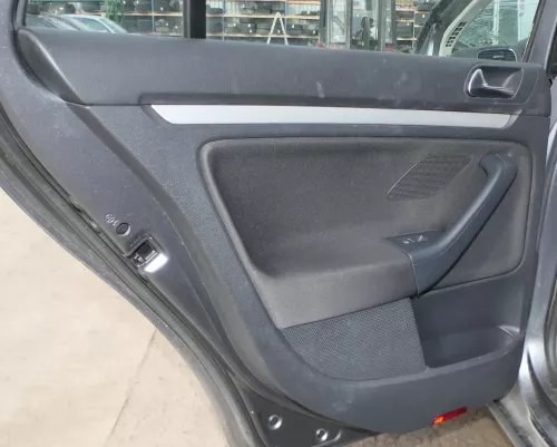 1x VW Golf Variant Kombi AJ5 Türverkleidung Verkleidung Tür hinten links schwarz (201386)