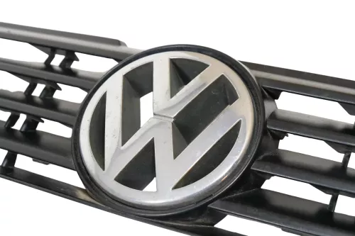 VW Passat 3B Kühlergrill Grill mit VW Zeichen Emblem 3B0853653D 3B0 853 653 D (161917)