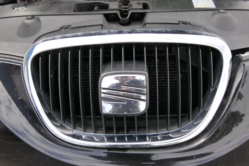 Seat Altea 5P Toledo 1P Grill Kühlergrill Zeichen 5P0853654 Emblem