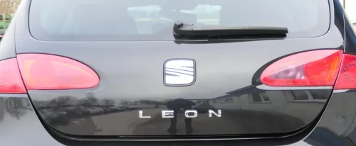 Seat Leon 1P Heckklappe Klappe hinten Kofferraumklappe schwarz LC9Z + Scheibe (201438)