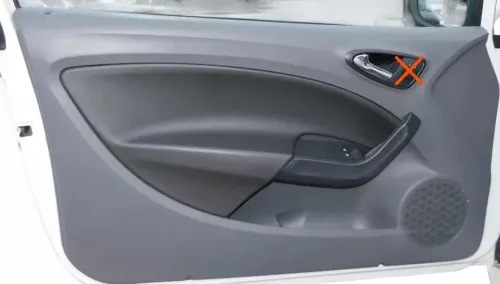 1x Ibiza 6J Türverkleidung Verkleidung Tür vorne links 2/3-Türer grau/schwarz