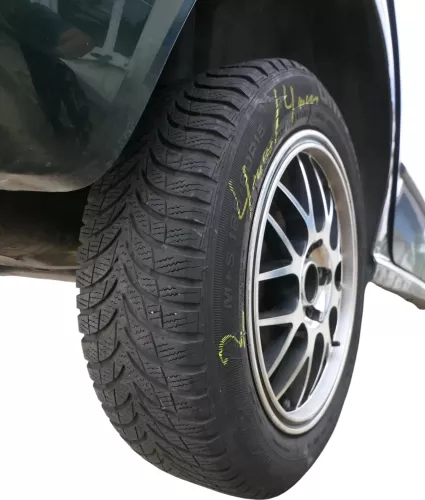 Polo 9N Ibiza 6J Alufelgen Reifen 185/60 R15 Felgen Winterreifen ca.4mm KBA48174 (201637)