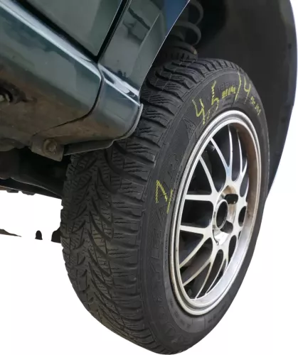 Polo 9N Ibiza 6J Alufelgen Reifen 185/60 R15 Felgen Winterreifen ca.4mm KBA48174 (201637)