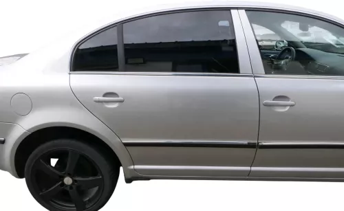 Skoda Superb 3U Limousine Tür hinten rechts silber LF7T - ohne Anbauteile