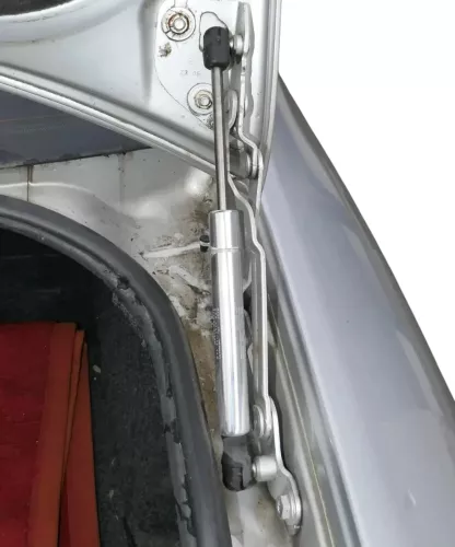 Skoda Superb 3U Dämpfer Heckklappe hinten rechts Scharnier silber LF7T