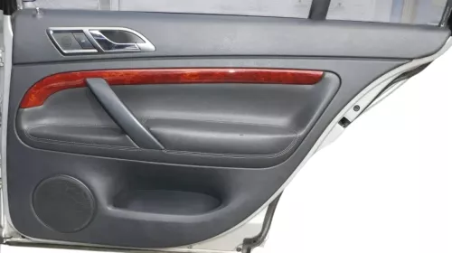 1x Skoda Superb 3U Türverkleidung Verkleidung Tür hinten rechts Leder onyx (201665)