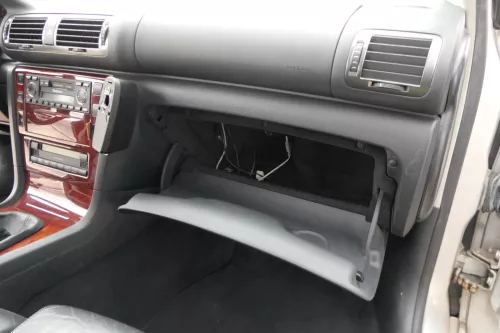 Skoda Superb 3U 3BG Handschuhfach Handschuhfachdeckel Deckel Klappe onyx (201684)