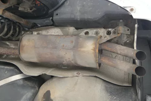 Skoda Superb 3U Auspuff Endschalldämpfer + Mittel hinten AWT 1,8T (201693)