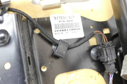 VW Touran 1T3 1T Sitz vorne links Fahrersitz Höhenverstellbar Sitzheizung (147062)