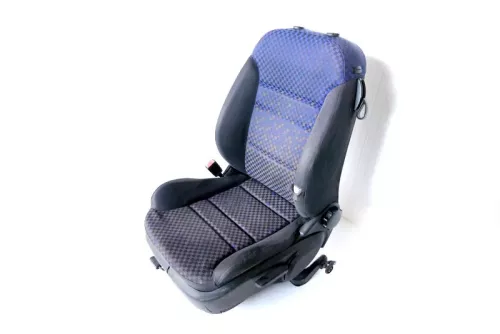 A3 8L Sitz vorne links Fahrersitz 2/3-Türer vorn Airbag schwarz blau (147612)