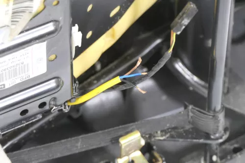 VW Touran 1T3 1T Sitz vorne links Fahrersitz Höhenverstellbar Tisch (148863)