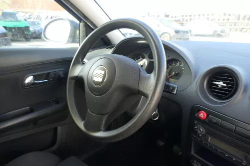 Q582 Seat Ibiza 6L 3-Speichen Lenkrad Airbag schwarz karbonschwarz(