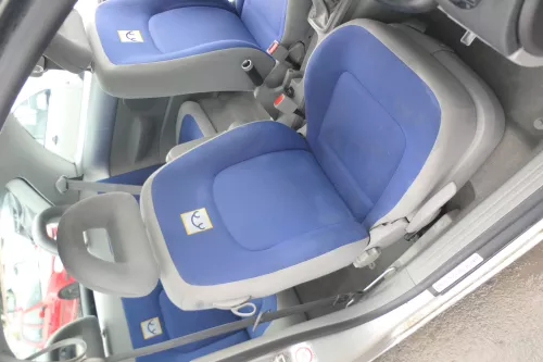 Q708 VW New Beetle 9C 1Y Sitz vorne rechts Beifahrersitz grau blau (171739)