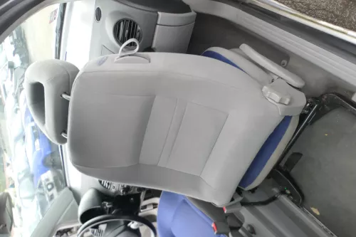 Q708 VW New Beetle 9C 1Y Sitz vorne rechts Beifahrersitz grau blau (171739)