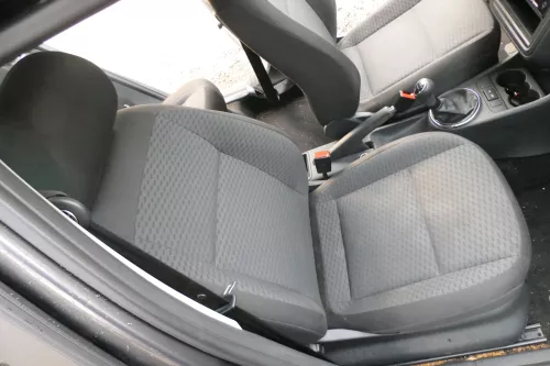 Q727 Skoda Fabia Roomster 5J Sitz vorne rechts Beifahrersitz (172624)