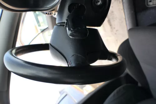 Q736 Leon Toledo 1M Lenkrad 3 Speichen Leder Lederlenkrad Abnutzungen Airba rot (173349)