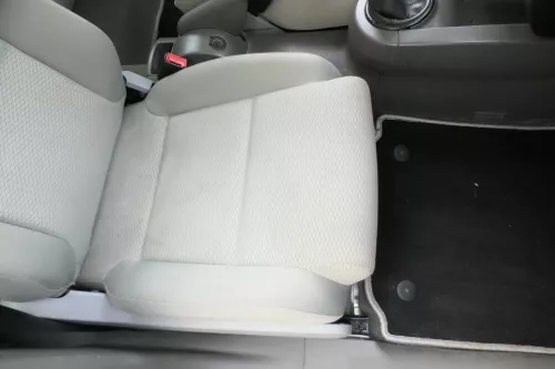 Q781 Audi A2 8Z Sitz vorne rechts Beifahrersitz dunkelgrau swing (175293)