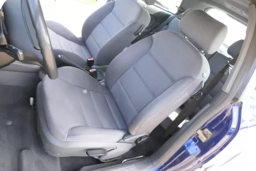 Q784 A3 8L Sitz vorne links Fahrersitz 2/3-Türer vorn schiefer grau Airbag