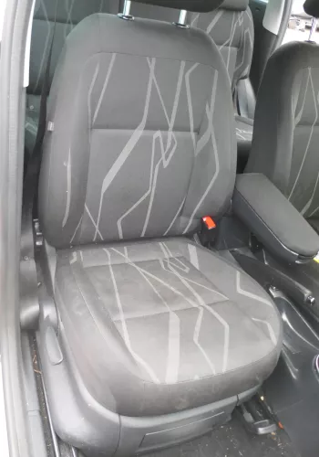 Q832 Skoda Fabia Roomster 5J Sitz vorne rechts Beifahrersitz SHZ