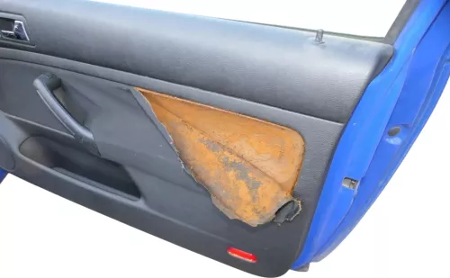 VW Golf 4 2/3-Türer Türverkleidung Verkleidung Tür vorne rechts schwarz Griff