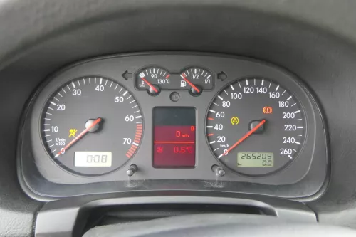 VW Golf 4 Tacho Tachometer Kombiinstrument 265.000km 1J0920846D 1,6 FSI BAD (201750)
