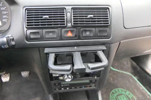 VW Golf 4 Bora Becherhalter Getränkehalter Dosenhalter Halter Getränke Dosen (201751)