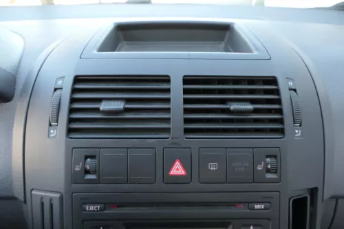VW Polo 9N Mittelkonsole Verkleidung um Radio schwarz 6Q0858069AC (201785)