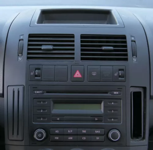 VW Polo 9N Mittelkonsole Verkleidung um Radio schwarz 6Q0858069AC (201785)