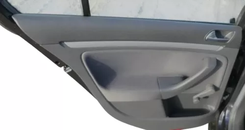 1x Golf 5 Limousine Türverkleidung Verkleidung Tür hinten links 4/5Türer schwarz