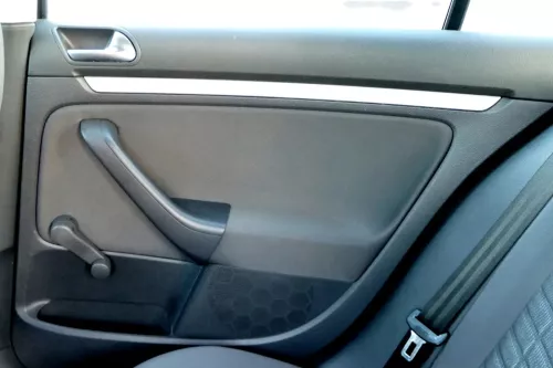 1x Golf 5 Limousine Türverkleidung Verkleidung Tür hinten rechts 4/5-Türer schwa