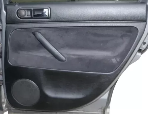 1x Passat 3B 3BG Türverkleidung Verkleidung Tür hinten rechts schwarz Abdeckung