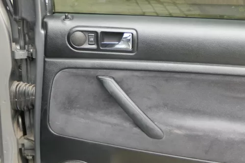 1x Passat 3B 3BG Türverkleidung Verkleidung Tür hinten rechts schwarz Abdeckung (201920)
