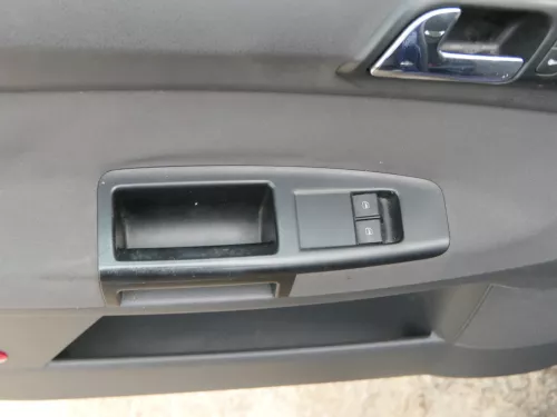 1x VW Polo 9N 9N3 Türverkleidung Verkleidung Tür vorne links 4/5-Türer (202000)