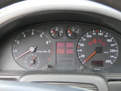 A4 B5 Tacho Tachometer 8D0919033C Benziner 1,6 1,8 bis ca. 1997 237.000km VDO