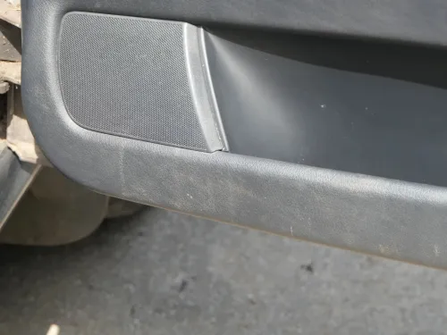 1x Audi A4 B5 Türverkleidung Verkleidung Tür vorne rechts Griff Öffner (202112)