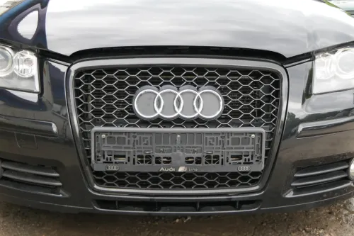 A3 8P Stoßstange Frontstoßstange Stoßfänger vorn Sportback S-line schwarz LZ9Y (202157)