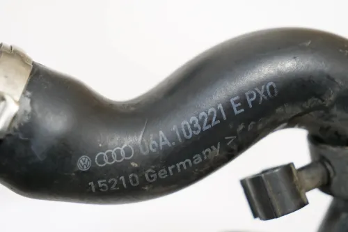 VW Golf 4 Audi TT 8N Entlüftungsrohr Schlauch Rohr Luftschlauch AGU 06A103213M (202168)