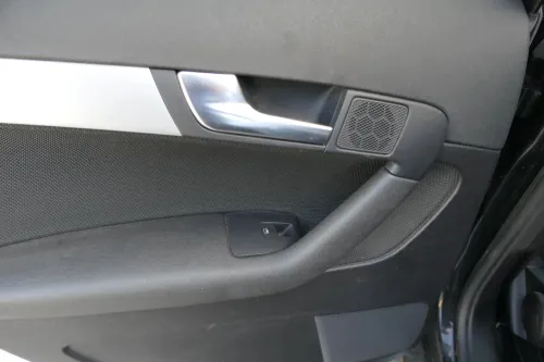 1x Audi A3 8P Türverkleidung Verkleidung Tür hinten links 4/5-Türer schwarz (202180)