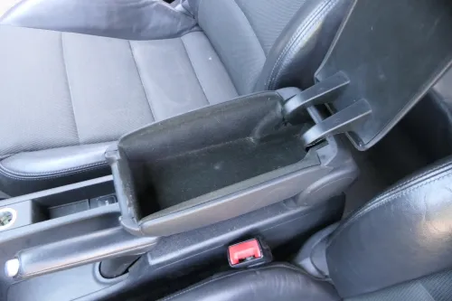 Audi A3 8P Mittelarmlehne Armlehne Fach original Leder Lehne - Griff defekt (202199)