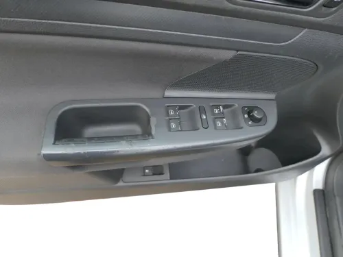 1x Golf 5 Limousine Türverkleidung Verkleidung Tür vorn links 4/5Türer Abdeckung (202252)