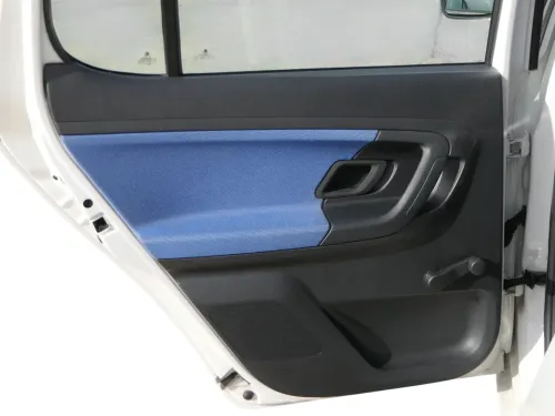 1x Fabia 5J Stufenheck Türverkleidung Verkleidung Tür hinten links Griff blau (202349)