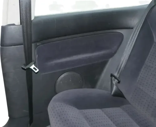 VW Golf 4 1J 2/3-Türer Verkleidung Seite hinten rechts schwarz Abdeckung Velour