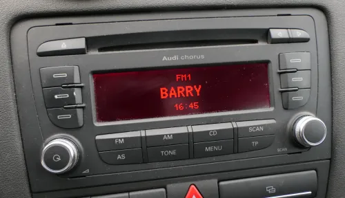 Audi A3 8P Radio CD Player Original 8P0057152C 8P0035152C m. Code - Chorus