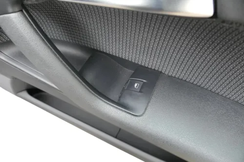 Audi A3 8P Türverkleidung Verkleidung Tür vorne rechts schwarz 2/3-Türer Griff (202436)