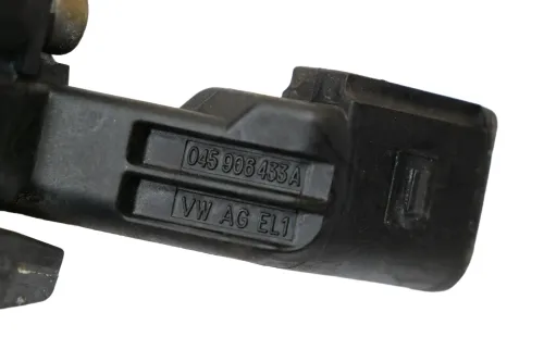 Golf 5 Passat 3C Dichtflansch Motor 030103171S 1,4 FSI BKG BXW BLF ## (202342)